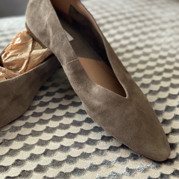 H&M taupe suede flats - Picture 4 of 10